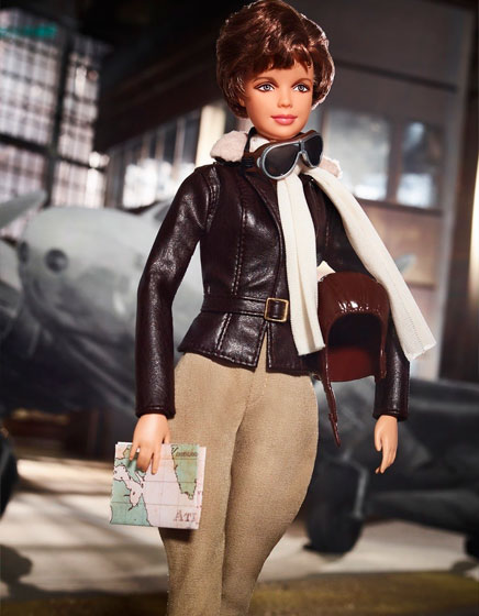 a Barbie em homenagem a aviadora Amelia Earhart Foto: Divulgação