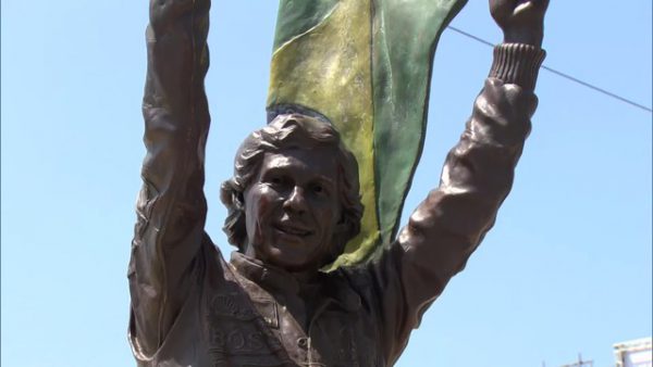 Estátua de Senna em Copacabana - Foto: Reprodução/TVGlobo