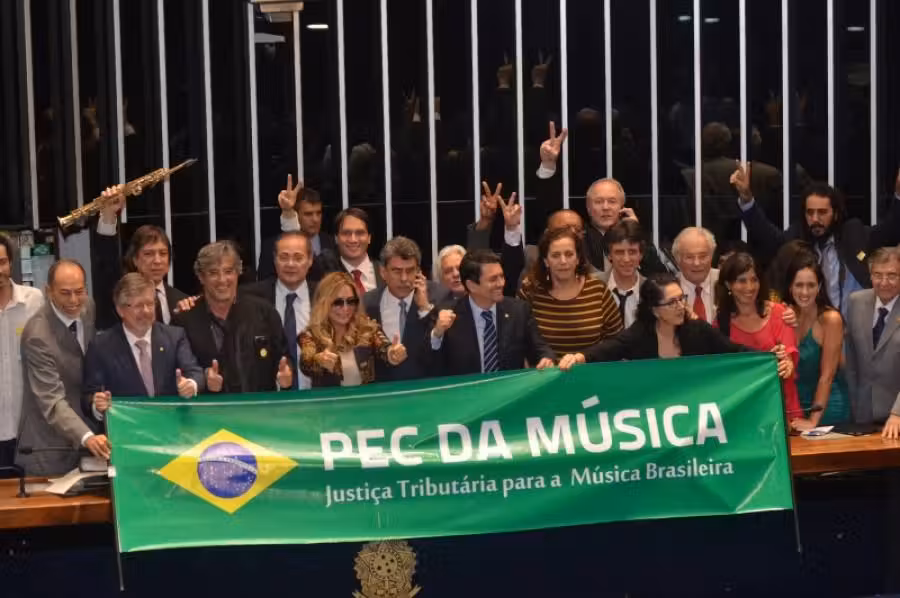 pec_da_musica_promulgada