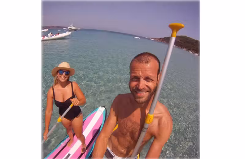 casal-barco-mar-close-3