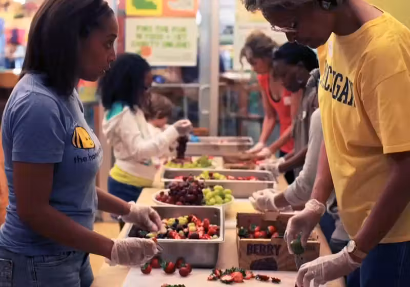 A mercearia distribui alimentos para idosos e vulneráveis - Foto: divulgação