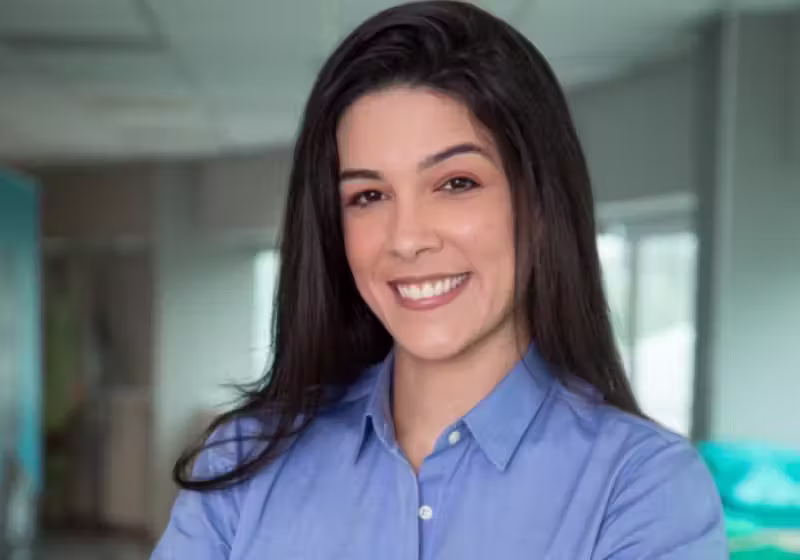 Renata Silveira é uma narradora experiente, mas será a 1ª mulher a ocupar o posto na Rede Globo - Foto: divulgação