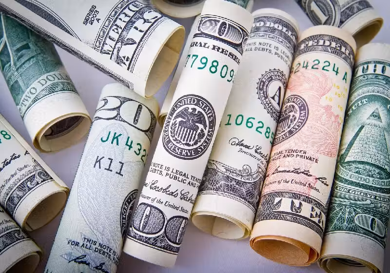 Em uma semana, o dólar acumula queda de 4,71% e voltou a ficar abaixo da barreira psicológica dos R$ 5 - Foto: Pixabay