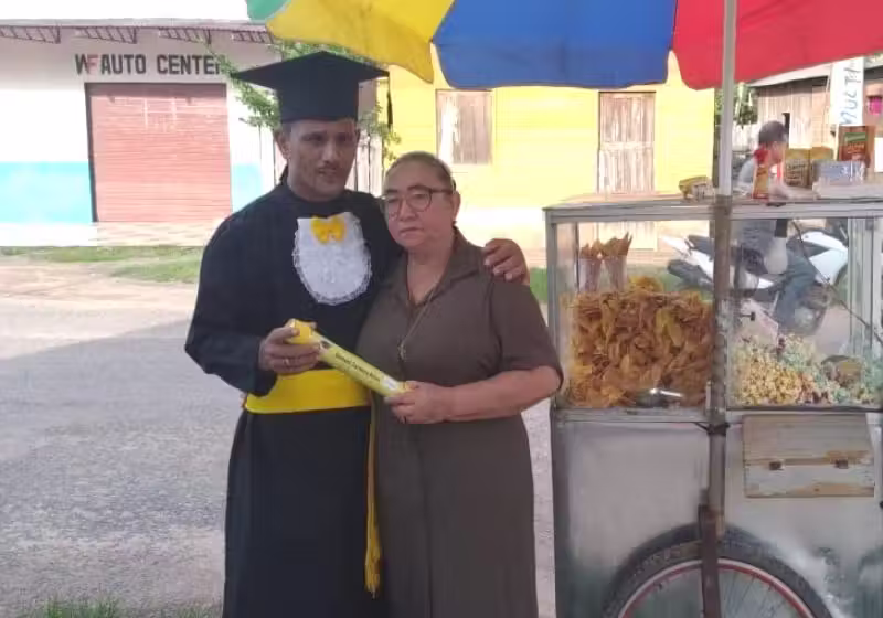 O vendedor de pipoca Samuel Cardoso Brito, de 52 anos, realizou um grande sonho Foto: Divulgação