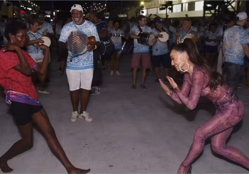 Sabrina Sato dançou com Adriana, a catadora de latinhas que viralizou ao sambar na Sapucaí - Foto: Diego Mendes