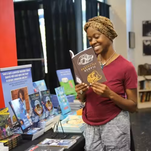 Livraria deve circular por várias cidades nos EUA - Foto: reprodução Facebook