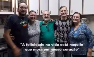 A alegria do seu Antônio Bettoni (de camiseta verde )era a marca registrada dele e é com essa mesma alegria que a família celebra o Dia dos Pais - Foto: arquivo pessoal
