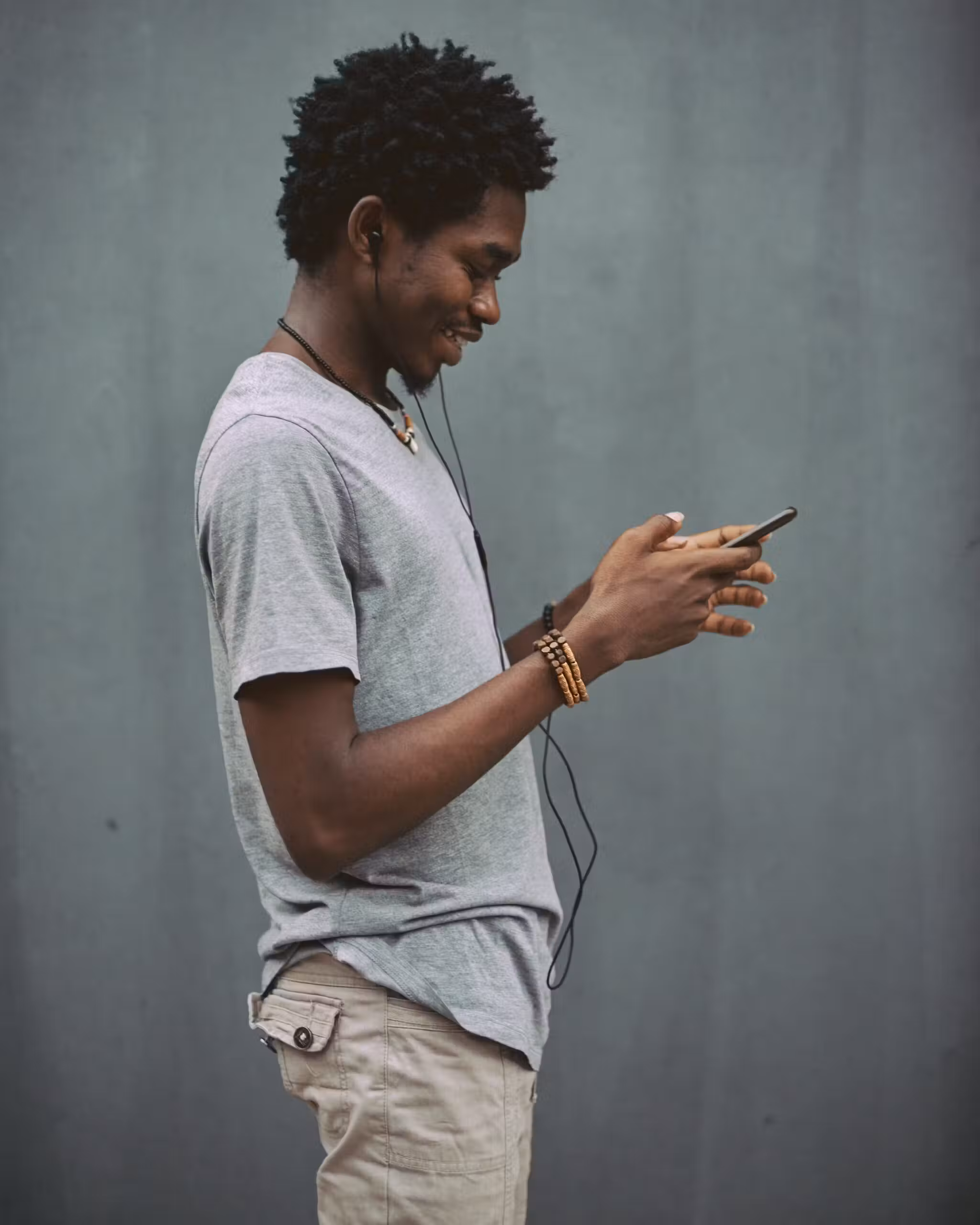 As redes sociais do Só Notícia Boa ajudam a animar o seu dia - Foto: Emmanuel Ikwuegbu / Unsplash