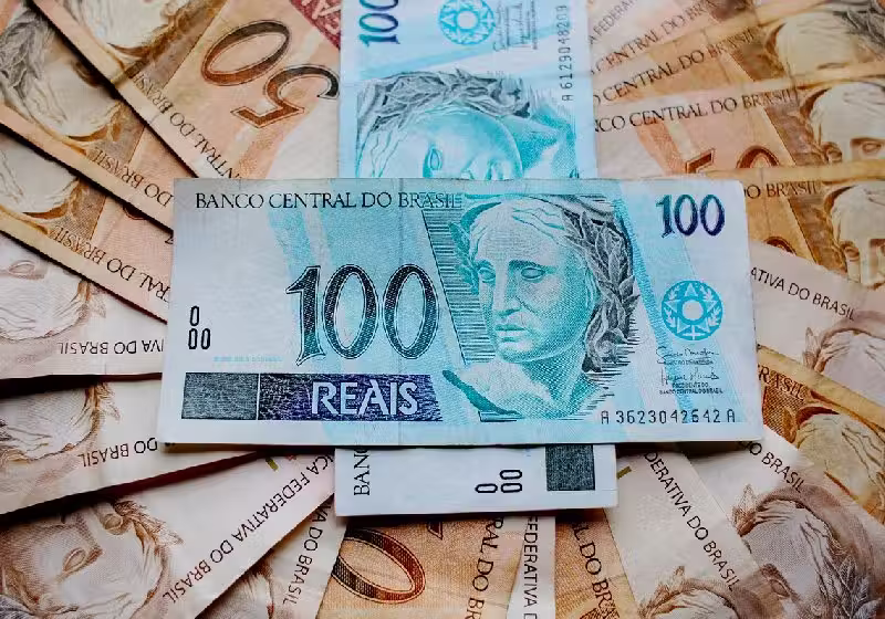 Com o reajuste, o salário mínimo subirá de R$ 1.302 para R$ 1.320, com ganho real - Foto: Joel santana Joelfotos / Pixabay
