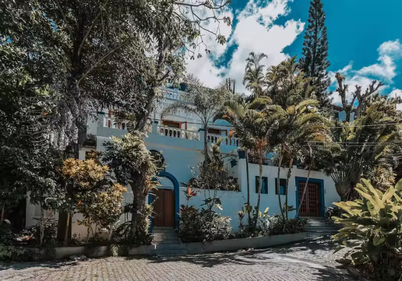 A casa da cantora Elis Regina agora está disponível para aluguel. Diária de R$ 4 mil são cobradas. - Foto: Airbnb