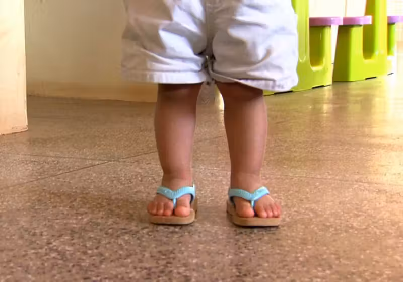 A pensão aprovada pelo governo para filhos de mães vítimas de feminicídio é de um salário mínimo, para menores de idade na época do assassinato da mãe. - Foto: TV Brasil