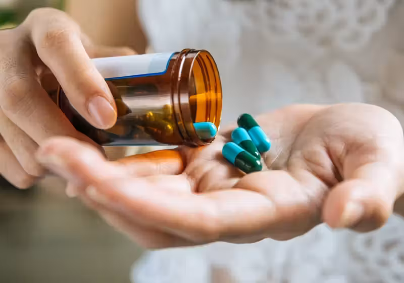 O MIT criou novos antibóticos com a ajuda de Inteligência Artificial (IA), bem mais potentes e com baixa toxidade. - Foto: Reprodução/Freepik.