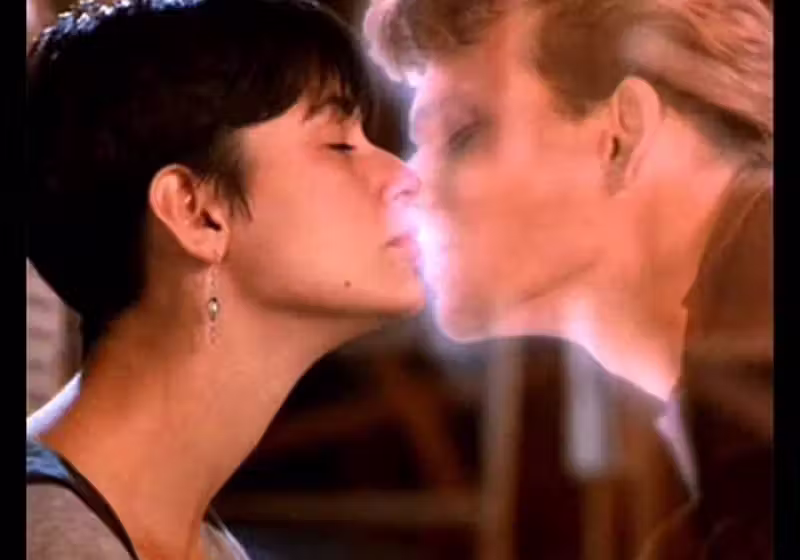 Passam os anos, "Ghost - do outro lado da vida" ainda é um dos filmes mais românticos. Foto: Youtube
