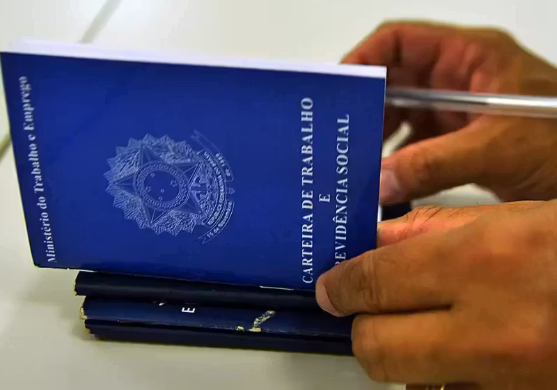 Cai a taxa de desemprego no Brasil: chegou a 7,1%, menor do trimestre desde 2014. Mas 7,8 milhões de brasileiros continuam desempregados. - Foto: Wilson Dias (ABR).