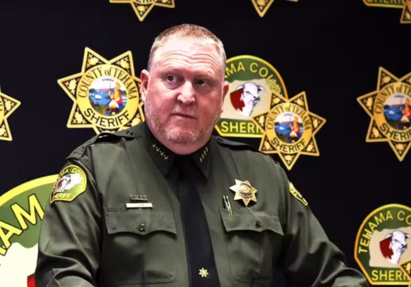 O xerife Dave Kain, do Tenessee, dos EUA, elogia a atitude do adolescente que agiu rápido, contou o plano à polícia e impediu o ataque à escola. - Foto: Newsweek