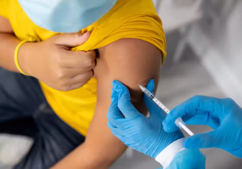 A Inglaterra vai lançar a primeira vacina do mundo contra a gonorreia. É a mesma já usada contra a meningite B e deve reduzir casos em 40%. - Foto: Freepik