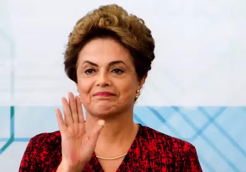 A ex-presidente Dilma Rousseff foi presa e duramente torturada na ditadura militar dos anos 1970 e agora o Estado concede anistia e pede desculpas pela violência física e emocional que ela sofreu. - Foto: Marcelo Camargo/Agência Brasil