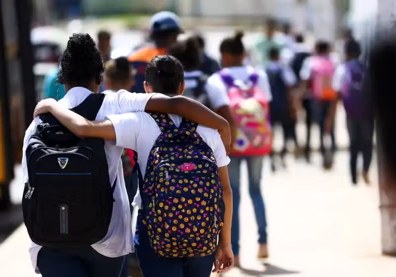 Pesquisas internacionais apontaram para um mesmo resultado: relacionamentos são mais importantes para a felicidade do que dinheiro. - Foto: Marcelo Camargo/Agência Brasil