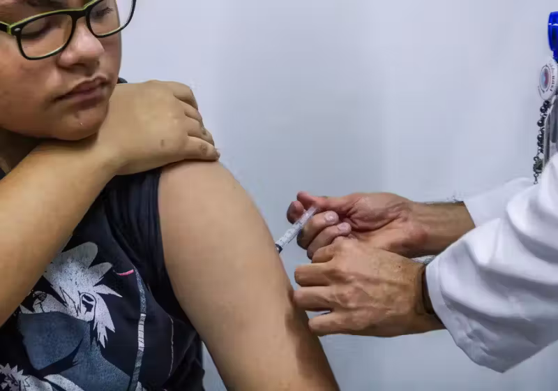 A vacinação contra a dengue reduziu as mortes e já mostrou ótimos resultados. - Foto: Rovena Rosa/Agência Brasil