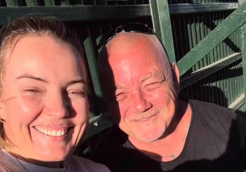 A gentileza de Hilary, da Austrália, mudou a vida de Daniel, um homem em situação de rua. - Foto: @hilaryholmesmakeup