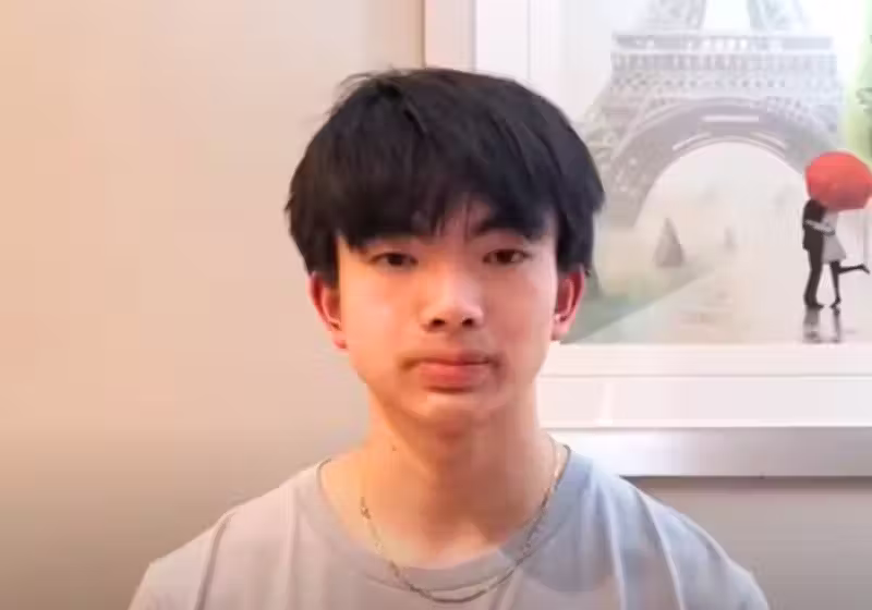 O adolescente Andy Le perdeu parte da família em uma tragédia no Canadá e doou R$ 1 milhão que recebeu para ajudar outros que também sofreram. - Foto: YouTube