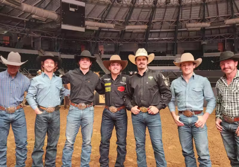 O ator brasileiro Gabriel Sousa, que estreou em Grey's Anatomy, também está no filme "The Lst Rodeo", em que se inspirou em Goiás para fazer o personagem do cowboy. Foto: @gabrielsousa
