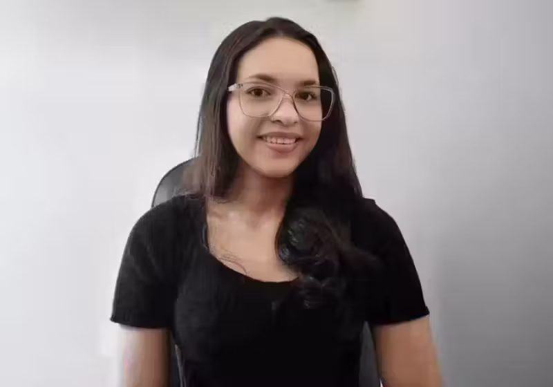 Aos 23 anos, a jovem Miriam Martins, do RN, ficou em 1º lugar no exame do CNU (Concurso Nacional Unificado), o chamado de Enem dos concursos. - Foto: A Tribuna do Norte