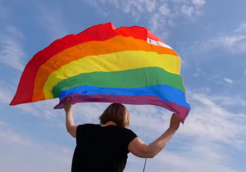 A Parada do Orgulho LGBT de São Paulo este ano será um convite à reflexão sobre a vida dos idosos e a não exclusão. Foto: Freepik