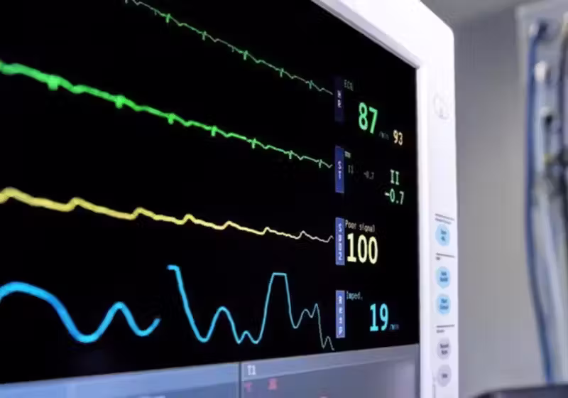 O microscópio com inteligência artificial (IA), de Tóquio, ajuda a prevenir AVC e infarto. - Foto: Getty Images