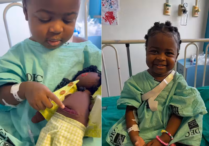 A mãe usa a boneca para incentivar a filha a entender mais sobre o transplante. Uma fofura - Foto: reprodução redes sociais