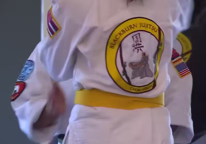 Nos EUA, uma menina, de 13 anos consegue se livrar de um sequestro graças aos golpes de jiu-jitsu que aprendeu. Ela quebrou o tornozelo do homem. - Foto: ABC7