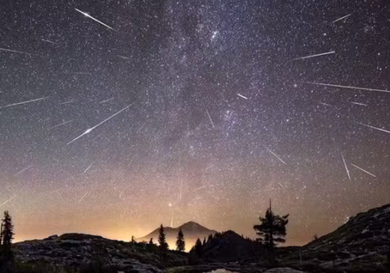 A chuva de estrelas cadentes do Perseidas já começou e promete um verdadeiro espetáculo no céu do Brasil: 100 meteoros por hora. - Foto: Brad Goldpaint/