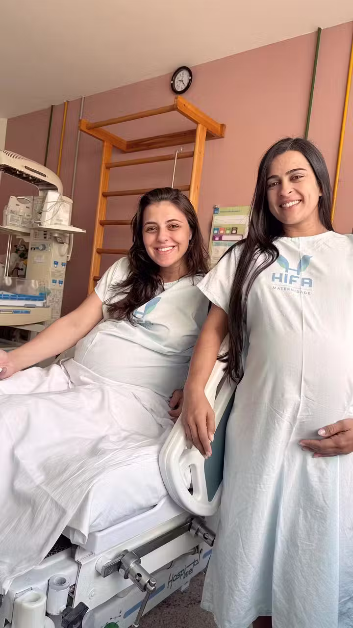 Michele e Lais Massante, deram à luz com poucas horas de diferença. - Foto: HIFA
