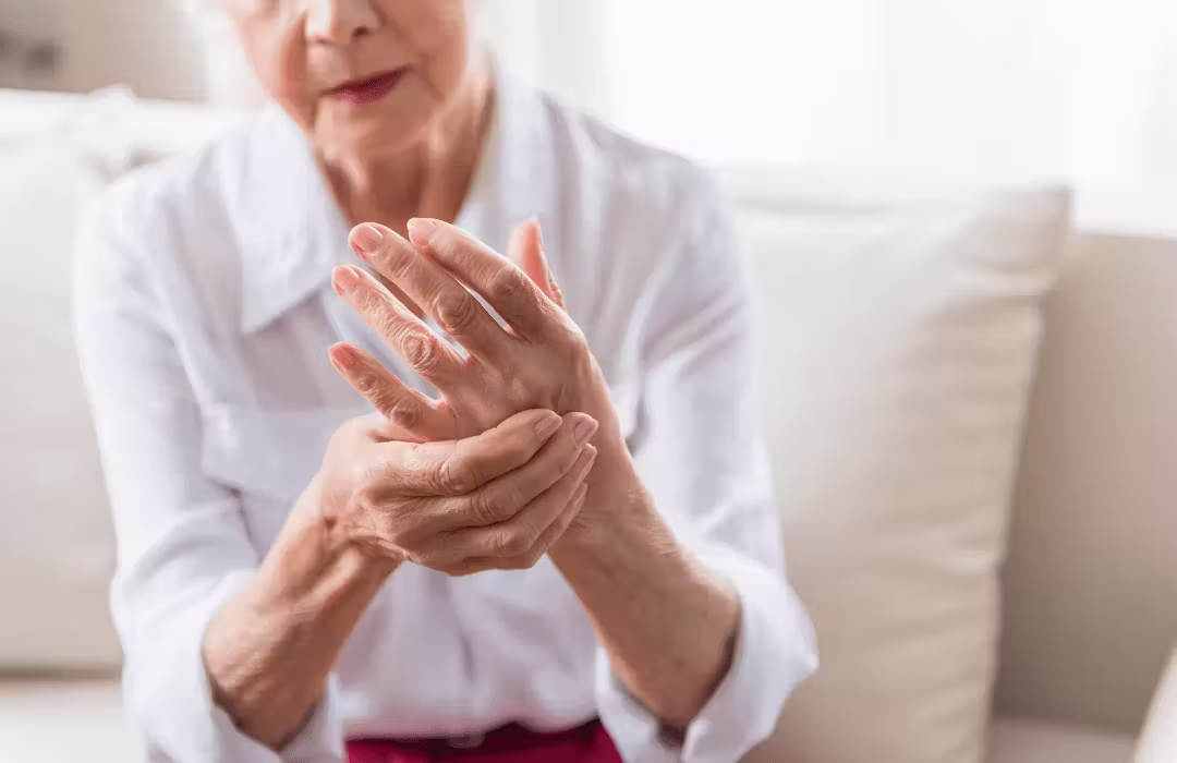"E um sinal promissor de que o tratamento também pode ser eficaz no tratamento de pessoas com doença de Parkinson”, disse o Professor Double. - Foto: sabersaude