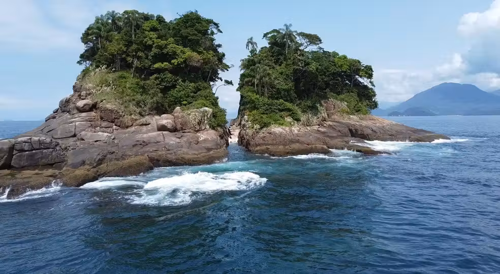 Ilha Rachada, em Ubatuba, SP — Foto: Bruno Amir