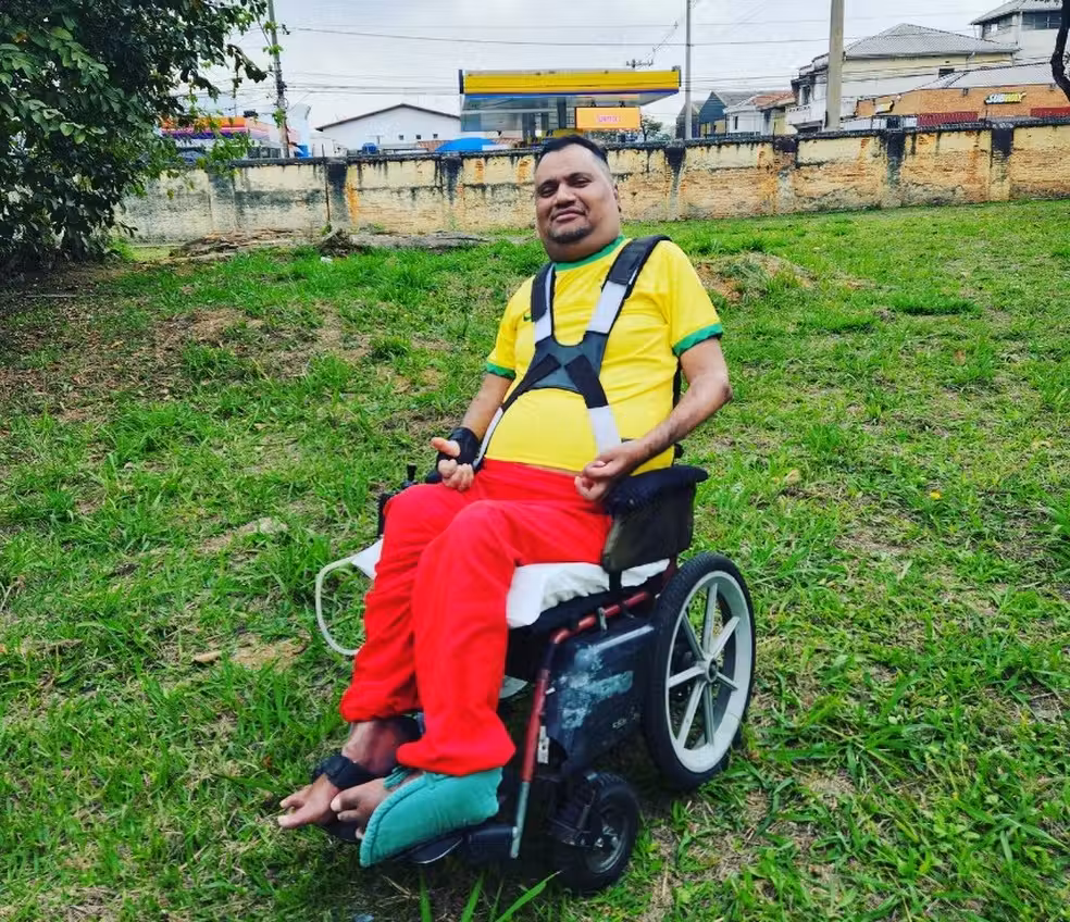 Brasileiro tetraplégico internado há 25 anos volta a estudar com ajuda da tecnologia
