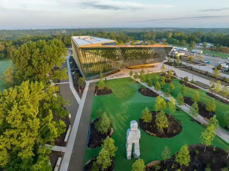 O prédio da faculdade de medicina aberta pela mulher mais rica do mundo para alunos carentes fica em Arkansas (EUA) - Foto: divulgação