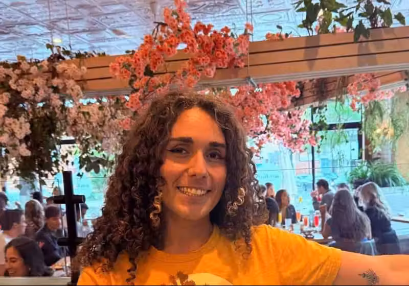 A trans brasileira Alice foi detida nos EUA de forma bruta. A atitude dos agentes americanos movimentou ass redes sociais. - Foto: arquivo pessoal