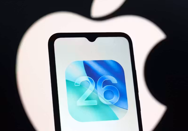 O Apple Intelligence chega a partir de hoje com o novo iOS e traz funcionalidades exclusivas como tradução simultânea de uma conversa. - Foto: jackpress/Shutterstock