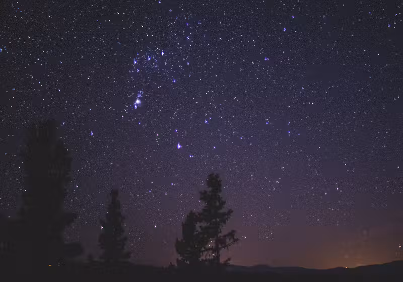As chuvas de estrelas cadentes vão até dezembro e a primeira já poderá ser vista a partir de sábado, 2 de outubro. Teremos ainda 3 superluas - Foto: Canva