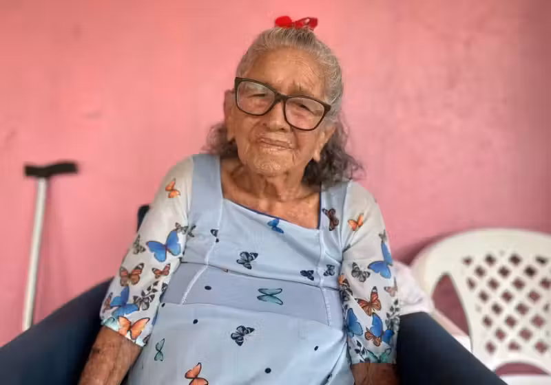A idosa conseguiu se aposentar após muitos anos de luta pelo direito. - Foto: Yara Ramalho/g1 RR