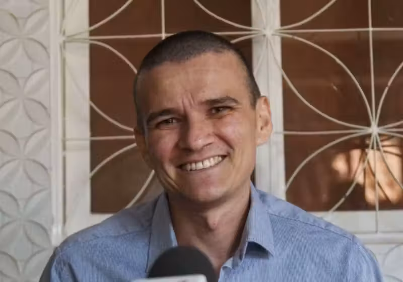 Francisco Mairlon, preso injustamente pelo Crime da 113 Sul, em Brasília, foi inocentado e solto após 15 anos. "Não sei nem mexer no celular", disse. - Foto: reprodução/R7