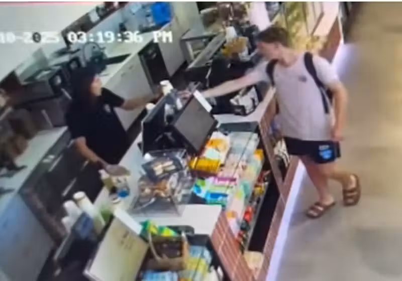 O adolescente encontra e devolve todo o dinheiro perdido por um empresário na Austrália - Foto: Coastal Demolitions