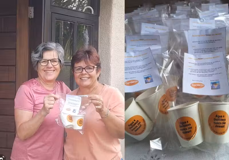 Os kits do Dia Mundial da Gentileza 2025, dados a moradores de um condomínio em Valinhos (SP) tem 2 copos biodegradáveis para eles presentearem outra pessoa e ajudarem a natureza também. - Fotos: Roberta Corsi