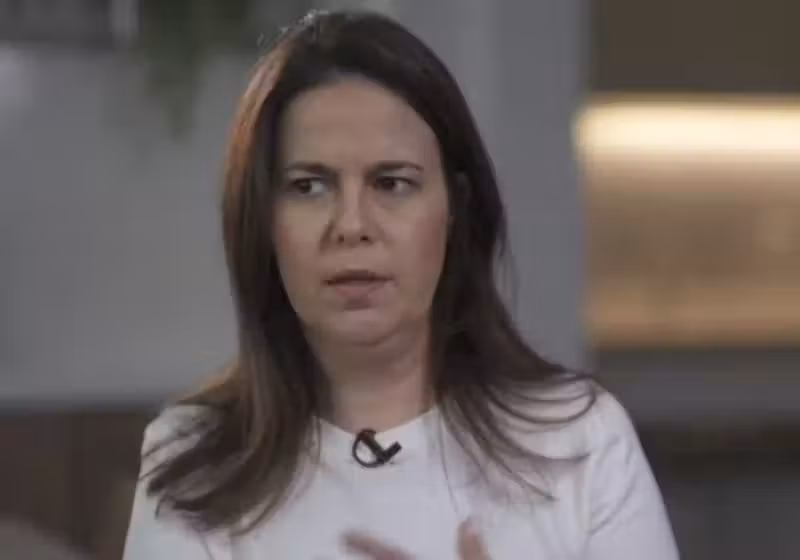 A brasileira, que foi intoxicada com metanol em SP, começa a melhorar o quadro de saúde. Ela voltou a enxergar parcialmente. - Foto: G1