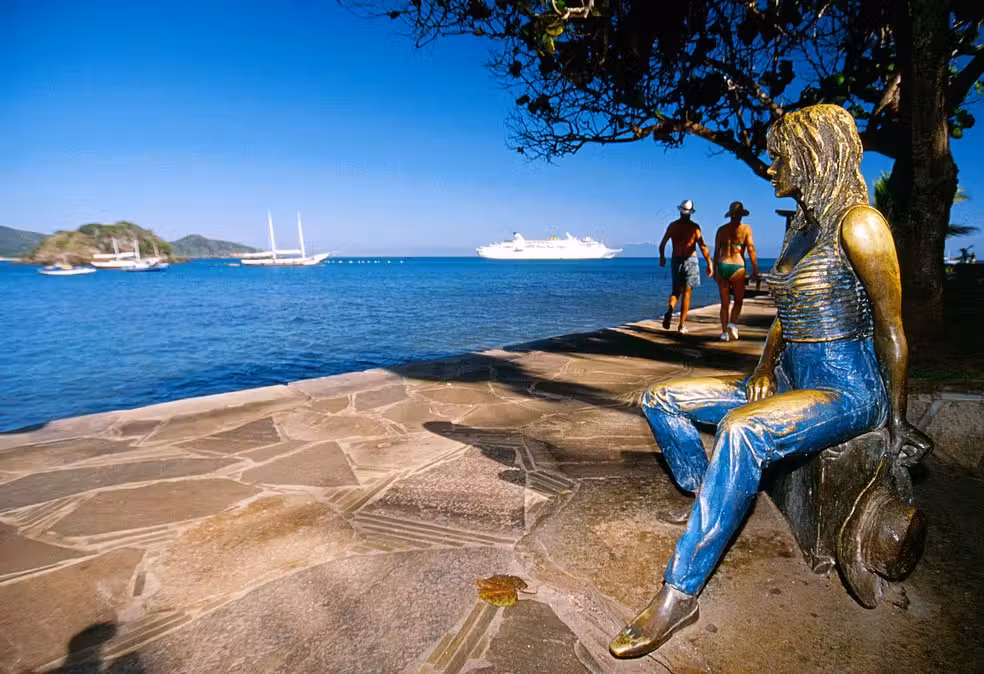 Estátua de Brigitte Bardot, em Búzios — Foto: Sergio Quissak/Prefeitura de Búzios