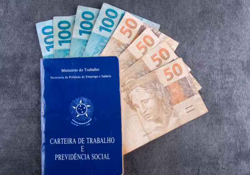 A partir desta sexta-feira, 28, o décimo terceiro salário começa a ser pago para trabalhadores, pensionistas e aposentados - Foto: Gov.br