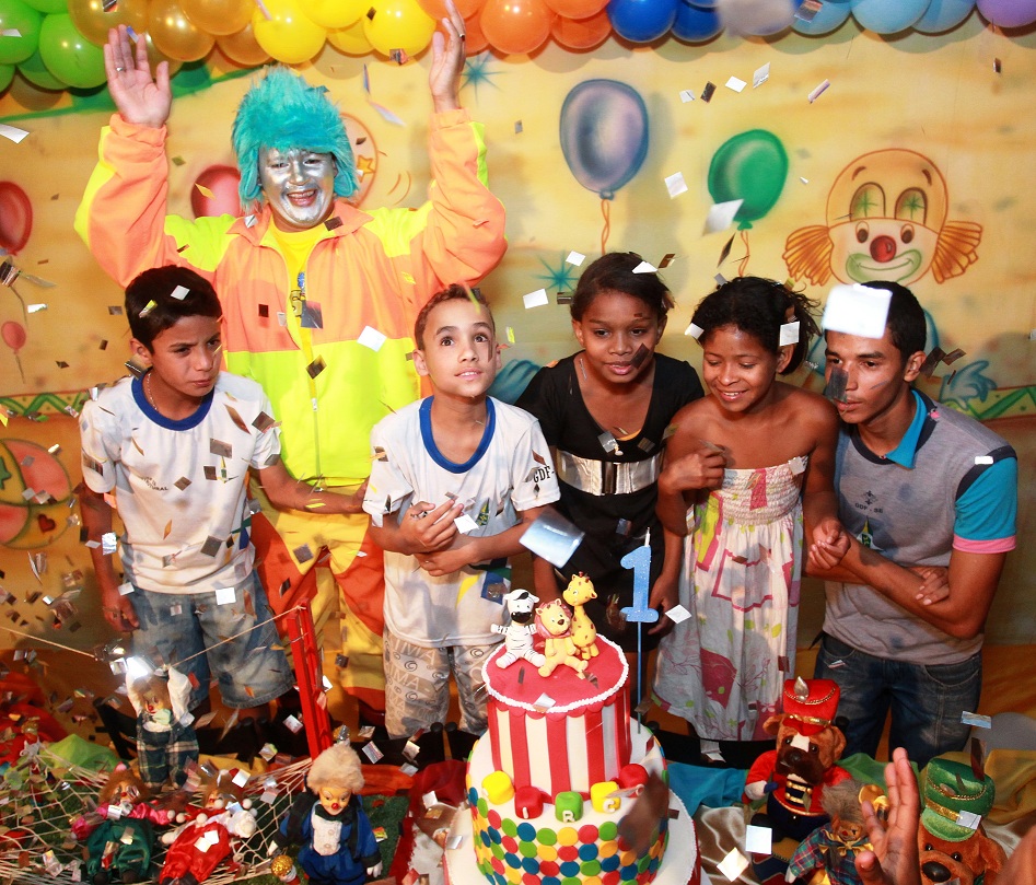 psiu_band|pisu_limousine_fora1|psiu_limousine_mic1|psiu_salao1|psiu_dancando1