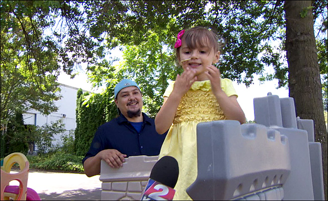 menina_deficiente_brinquedo