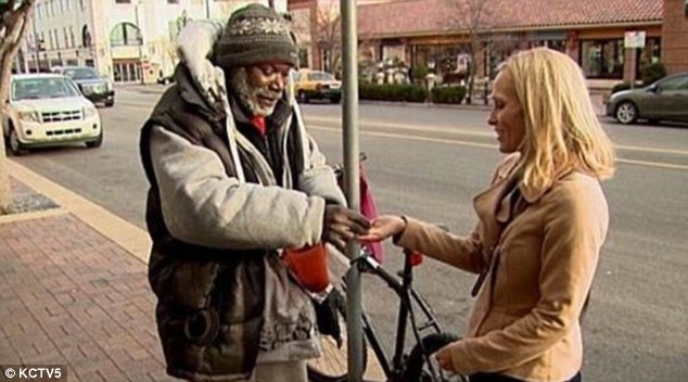 billy_anel1|billy_carro|billy_casa3